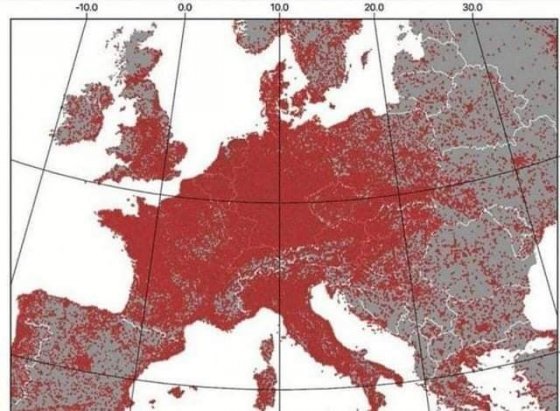 თითოეული წითელი წერტილი რუკაზე - ეს არის საფეხბურთო მოედანი.
