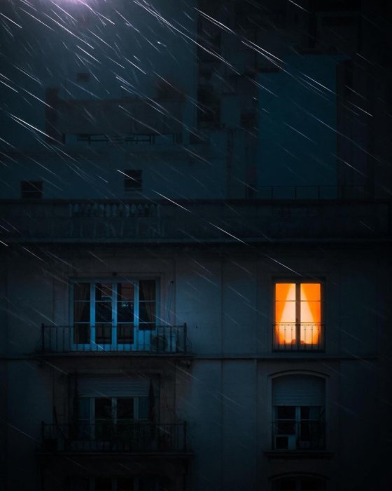 "ღამე მარტოსულის ხანგრძლივი დღესასწაულია" ––– ლუის ბორხესი