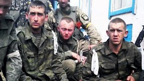 "უძლეველი" რუსული არმიის ჯარისკაცები ტყვედ ჩაბარდნენ უკრაინელებს