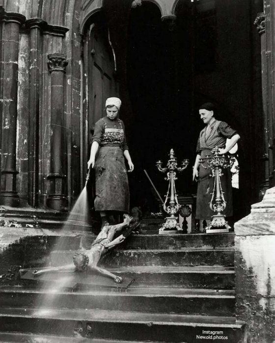 ეკლესიის დასუფთავების დღე, ლაიფციგი, გერმანია, დაახლოებით 1920 წ