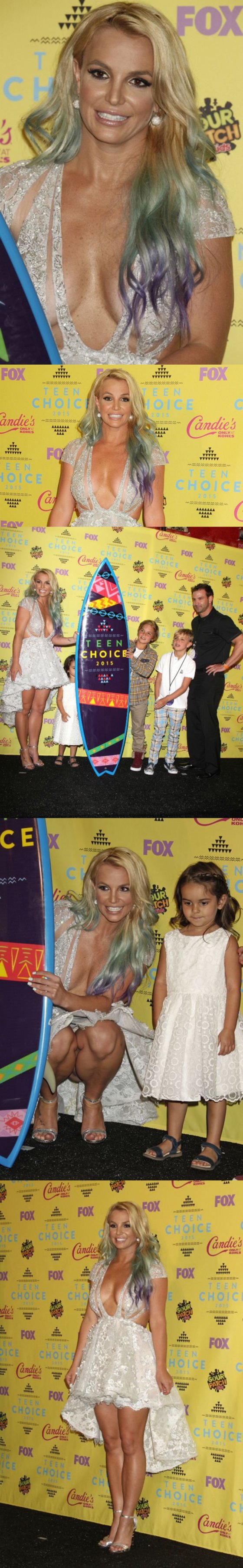 ბრიტნი სპირსი საბავშვო "Teen Choice Awards"-ის დაჯილდოებაზე მოშიშვლებული მკერდით მივიდა. კოლაჟი