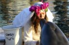 დელფინზე დაქორწინებული გოგონა