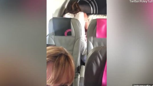 სექსი თვითმფრინავში (ვიდეო)