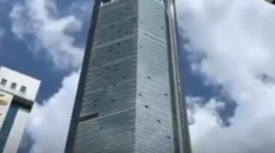291 მეტრიანი ცათამბჯენი, რომელმაც მოულოდნელად რყევა დაიწყო - ჩინეთში მოსახლეობა პანიკამ მოიცვა.