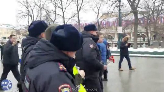 მოსკოვში პოლიციამ ჟურნალისტები დააკავა
